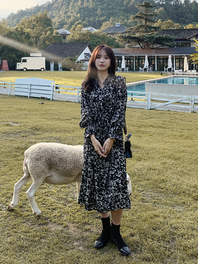 Lecea Alice Black Crushed Flowers Ocean Dress 2022 Spring new French style retro waist temperament Long dress