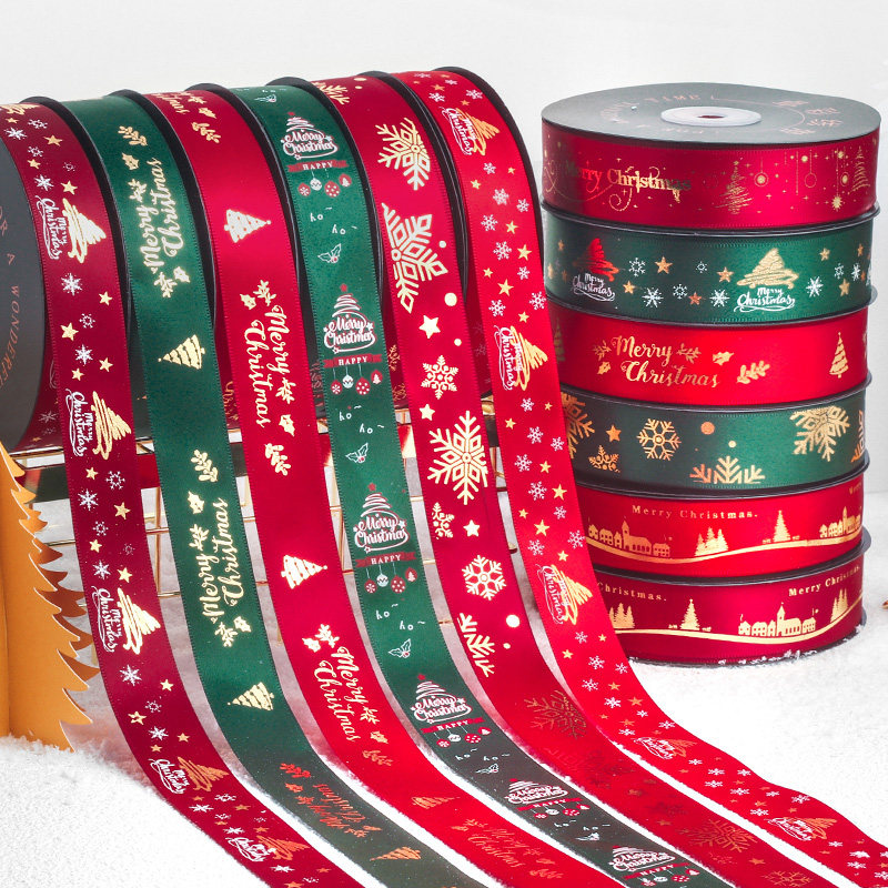 Christmas flowers gift box decoration silk with handmade DIY bouquet of Christmas flowers with green satin gift satin