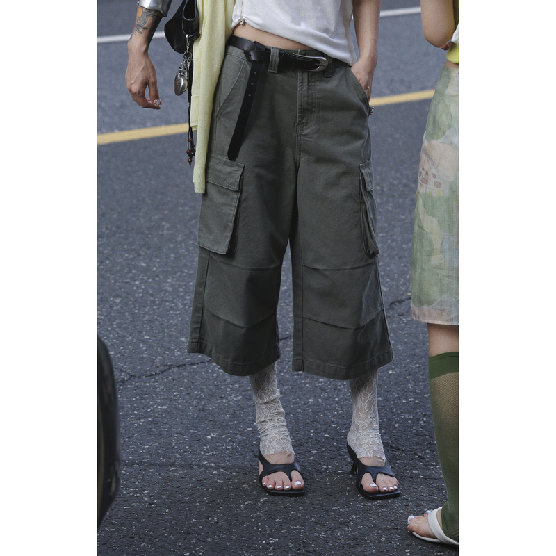 Holalem Multi-Pocket Pleated Design Cargo Pants Cropped Pants Holalem Multi-Pocket Pleated Design Cargo Pants Cropped Pants