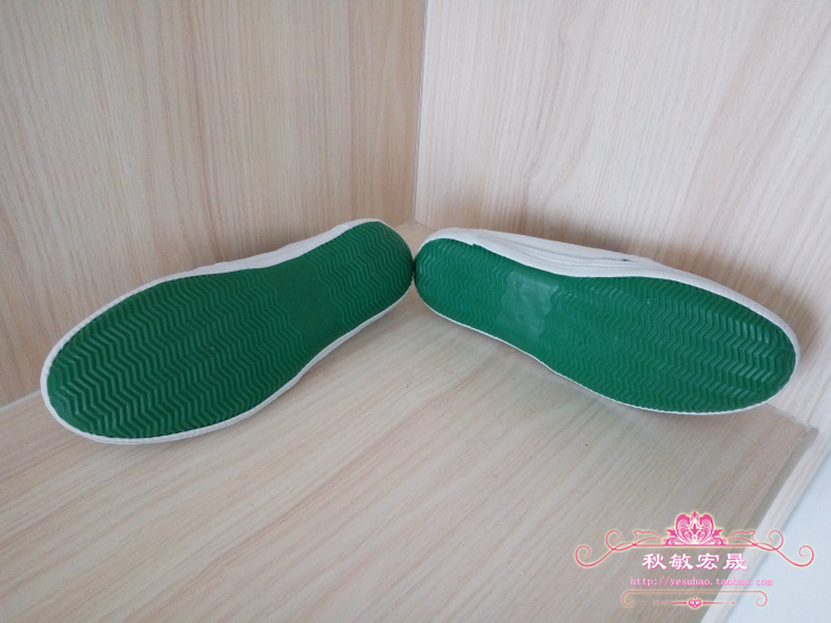 Một chân đặt giày phẳng giày nam giày vải sinh viên giày vải trắng Giày nữ màu trắng nhà máy thuốc giày trắng giay the thao nam