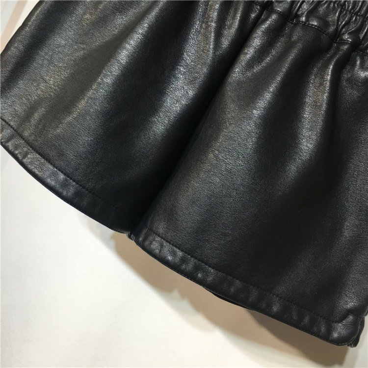 Mát mẻ phiên bản Hàn Quốc mát mẻ cộng với nhung dày cạp cao quần short da nữ mùa đông 2018 mới quần da ống rộng ống rộng quần bốt quần shop quần áo nữ gần đây