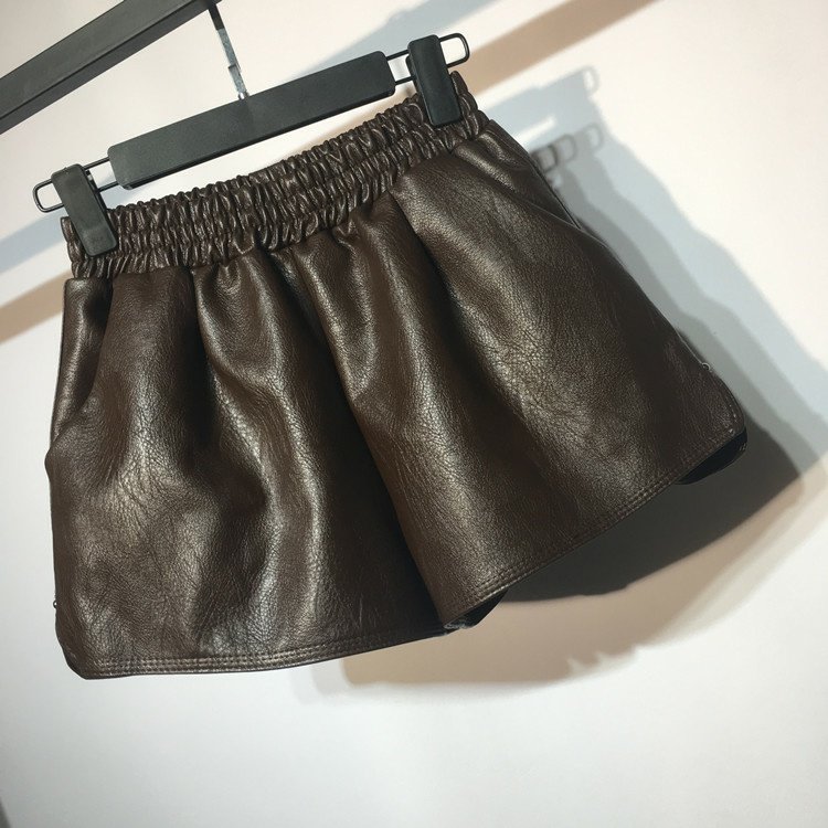 Quần short da cạp cao nữ 2018 thu đông 2018 phiên bản mới của Hàn Quốc quần lửng ống rộng quần da mỏng bên ngoài mặc quần bốt quần short nữ tới đầu gối
