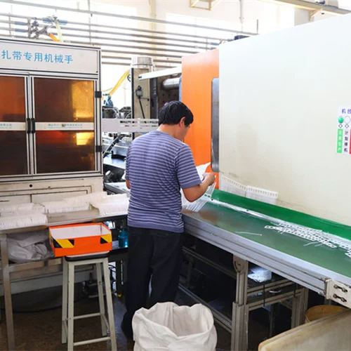 Yongda xinuangza Brew Lotal Tie Sellon -Locked Нейлоновый пластиковый галстук 5*400 5 400 200 штук