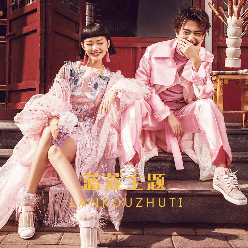 Photo studio mix and match costumes Douyin Internet celebrity travel shoots national tide couple theme costumes pink puff sleeves street photo shoots