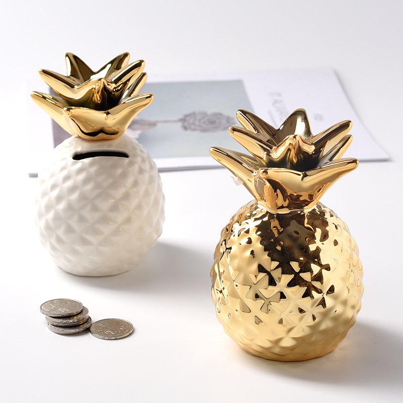 Small West Home Nordic Golden Ceramic Pineapple Deposit Money Pot Plated Deposit Money Silo Home Desktop Decoration Pendulum