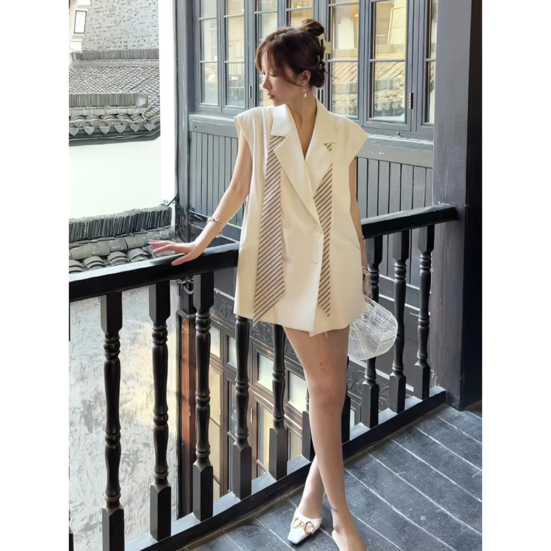 Blazer for Women 2026 Summer New High-End Design Sleeveless Thin Shoulder Pad Design Tie Vest Dress