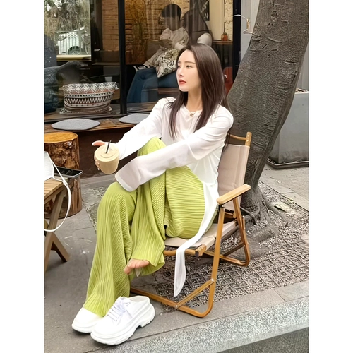 Ремень, осенний лонгслив, дизайнерские штаны, в западном стиле, тренд сезона, высокая талия