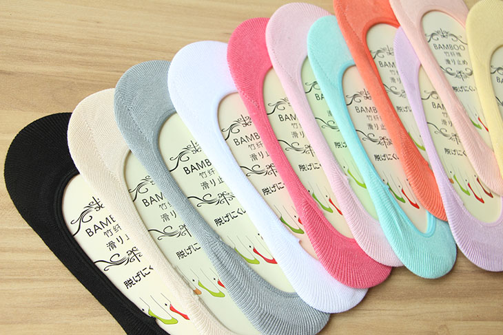 Sợi tre siêu vô hình thuyền socks kẹo màu silicone non-slip vớ nữ peas giày thấp để giúp vớ nông miệng vớ phụ nữ