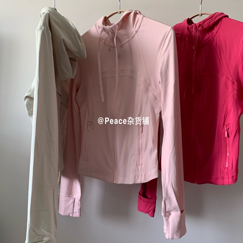 Nude Butter-Colored Hooded Jacket with Built-In Waist Filter, Stand-Up Collar Jacket with Gold Zipper Nude Butter-Colored Hooded Jacket with Built-In Waist Filter, Stand-Up Collar Jacket with Gold Zipper