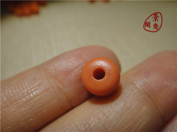 Сувенир 〓老琉璃〓西藏传世明清珊瑚色老琉璃珠 老雪巴红琉璃桶珠古珠064