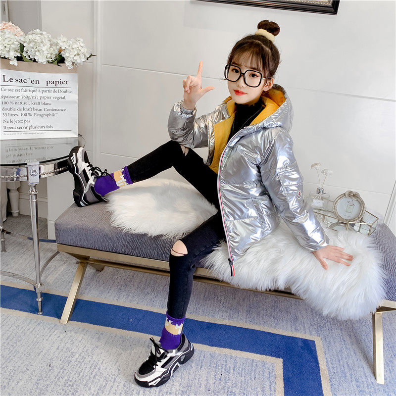 Girls' white duck down jacket, big boy and girl, 12 years old, foreign style winter thickened waterproof color matching bright surface coat