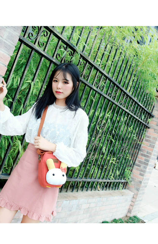 Túi vá tuyết thỏ ba màu phiên bản mới Hàn Quốc của túi điện thoại đeo vai Messenger túi nữ sinh viên dễ thương - Túi điện thoại