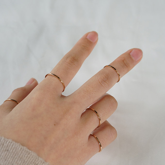 Rose gold knuckle ແຫວນ ultra-thin ສໍາລັບແມ່ຍິງຫນາແລະໄຂມັນຂະຫນາດໃຫຍ່ stacking ວົງແຫວນງ່າຍດາຍຫາງ trendy