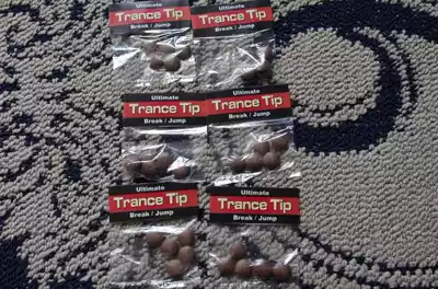 (Spot) Japan imported original jumper leather head nine-ball pole Chinese black eight Mez original factory Trans