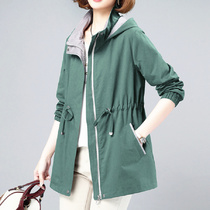 Middle-aged and elderly womens thin coat 2021 medium-length new spring and autumn large size coat middle-aged mother short trench coat