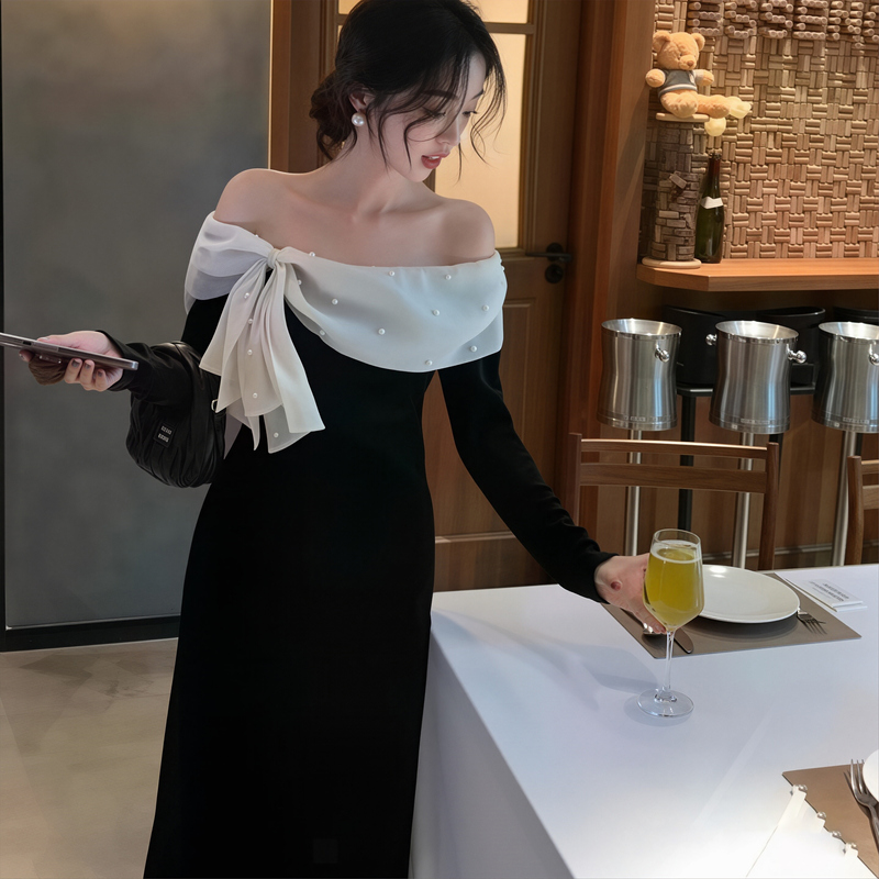 Plus-Size Women's New French Retro Hepburn-Style Elegant Rhinestone Velvet Tie-Up Off-Shoulder Dress, Slimming Long Dress