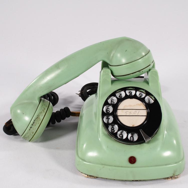 1970s retro antique Japanese old rotary dial telephone baklava shell folk old objects collection