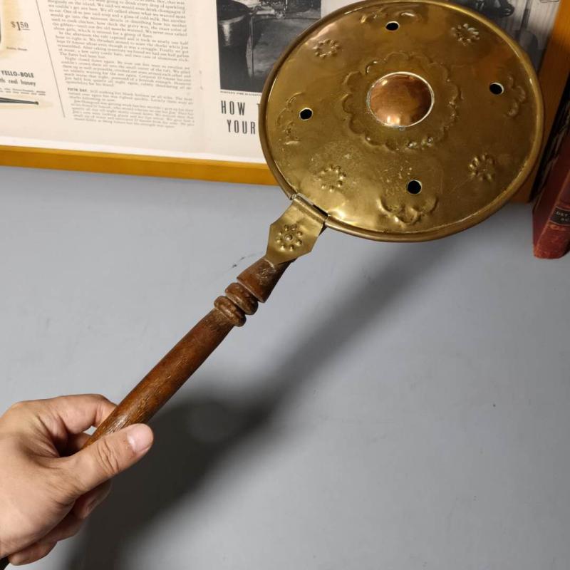 19th-century Western antique bronze small with lid copper pan pizza pancake pan with wooden handle old objects
