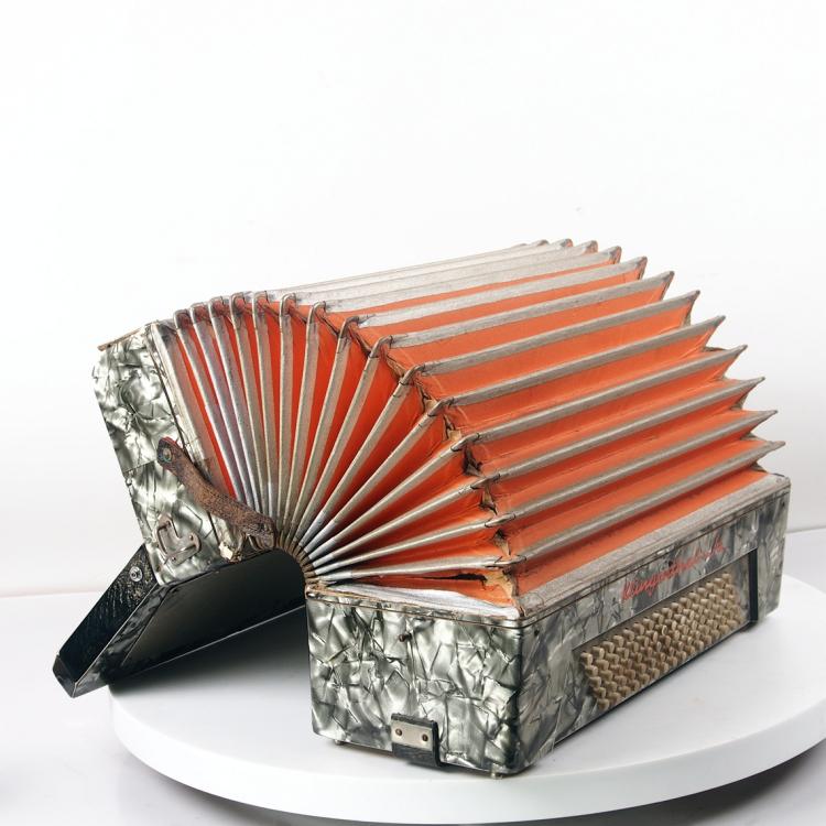 German antique old-fashioned accordion flawless swing with nostalgic collection Basic complete weinel herald