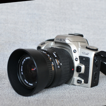 Minolta 135 SLR film camera 28-80mm lens kit