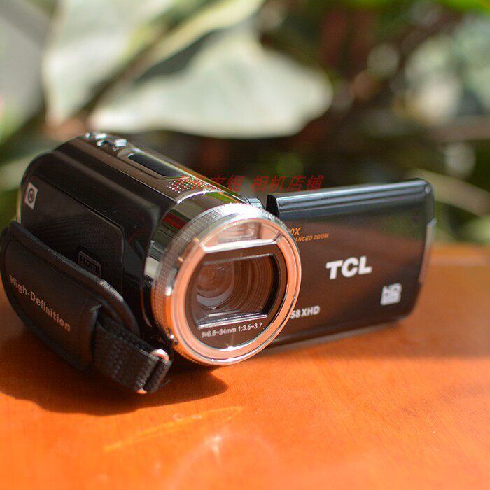 TCL model 758XHD flash memory type fumbling electronic handheld dv camera to record life