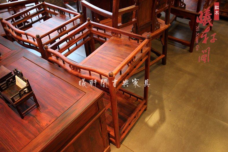 �������ľ���������֦����