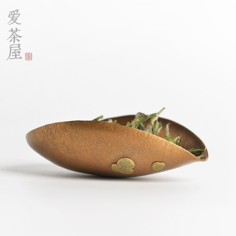 Zhenbaotang pure copper plum blossom three nong tea is handmade inlaid brass tea lotus tea decanter tea box Kung Fu tea ceremony accessories