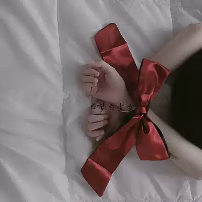 Mengbaijia fun blindfold handcuffs double-sided available hand strap silky