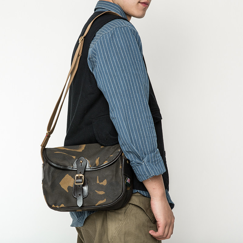 (Pointed goods)Heavy oil wax retro camouflage canvas bag men's fashion shoulder messenger bag portable small messenger bag