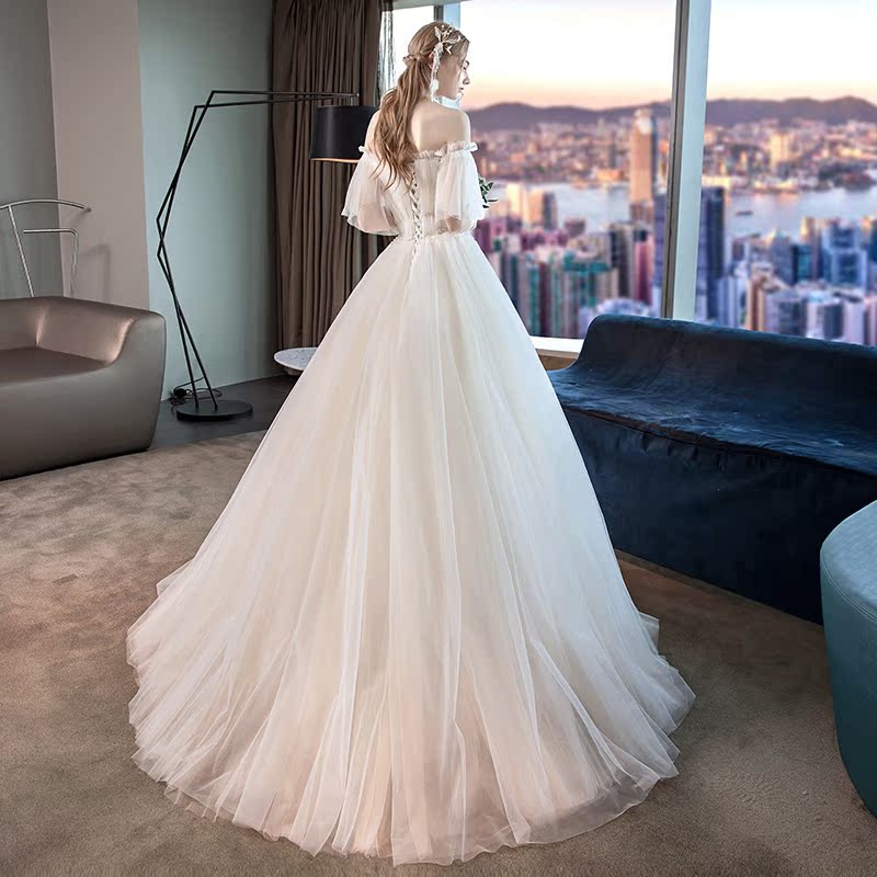 Gồm một từ chiếc váy cưới vai chủ 2020 mới tính khí cô dâu Pháp đơn giản hiển thị đuôi mỏng ra khỏi ánh sáng sợi