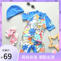 In boomed childrens conjunction graffiti swimsuit baby baby sun-proof swimsuit boys in childrens swimsuit