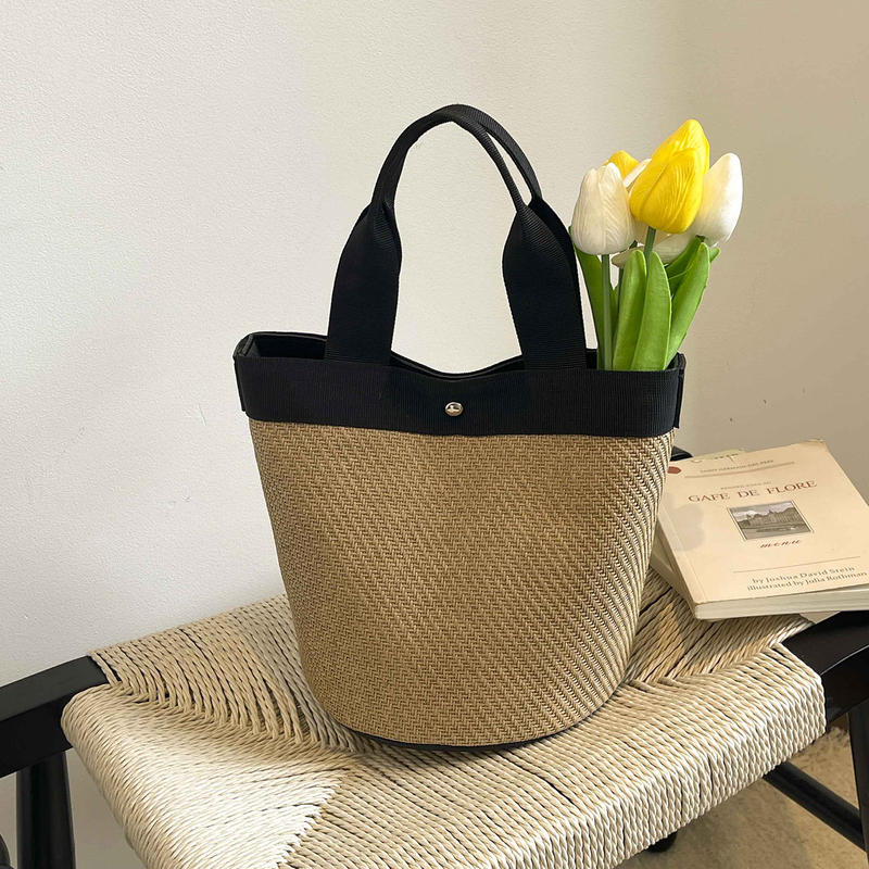 Summer Trendy Straw Woven Bag for Women 2026 New Style Beach Vacation Handbag Shoulder Bag Niche Commuter Tote Bag