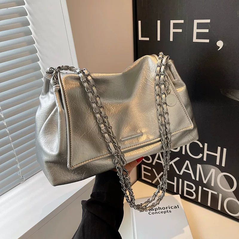 Capacious shoulder bag, universal one-shoulder bag, high-end