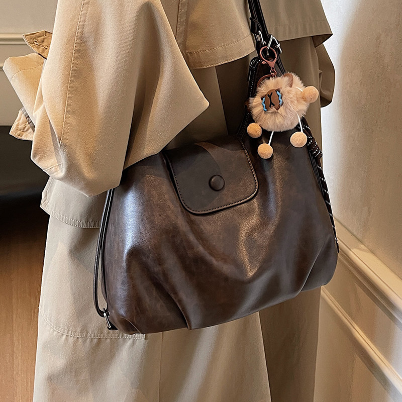 Многофункциональная женская сумка большой емкости, новинка весны и лета 2025 года, сумка через плечо в стиле ретро, сумка-мессенджер для пригородных поездок, облачная сумка