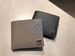 ເຄົາເຕີ້ຮົງກົງຊື້ agnes b. square logo cross pattern cowhide scratch-resistant short wallet 17 new