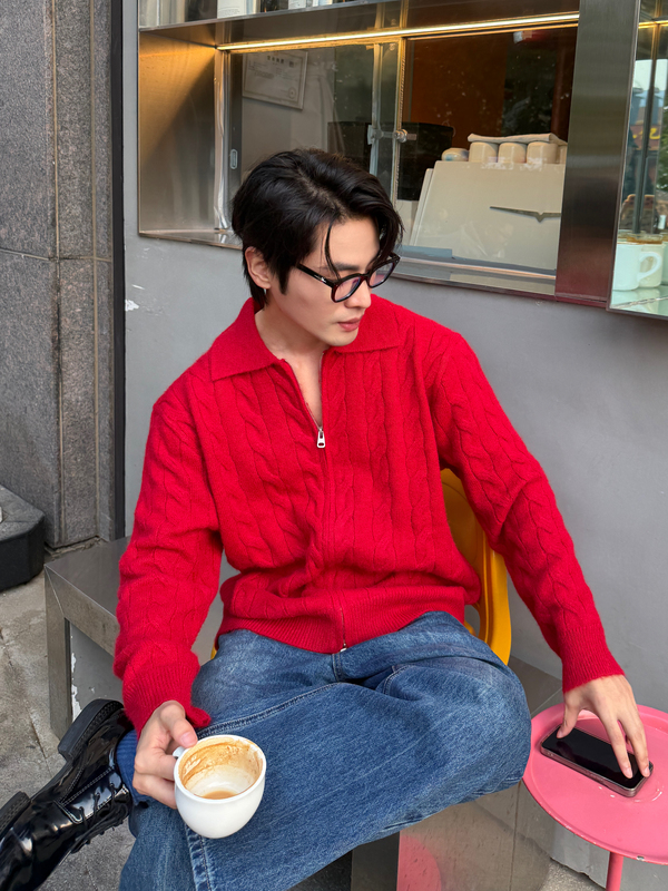 Sanlang Bright Red Twist Texture Lapel Sweater for Men and Women, Loose and Lazy Style Polo Knit Top for Autumn and Winter Sanlang Bright Red Twist Texture Lapel Sweater for Men and Women, Loose and Lazy Style Polo Knit Top for Autumn and Winter
