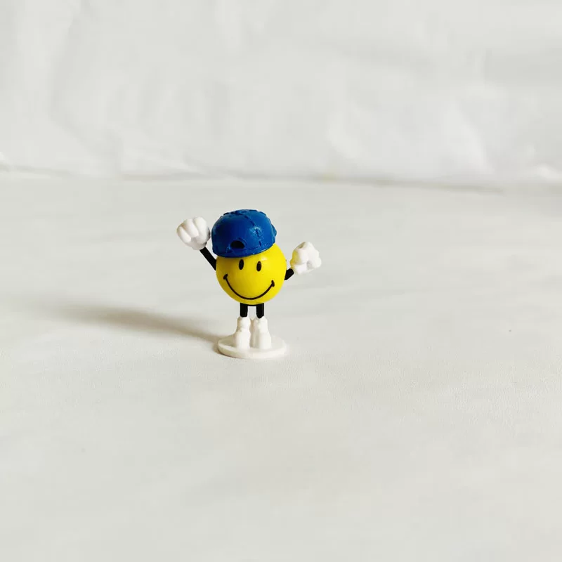 Small smiley emojis, bag, doll, minifigure