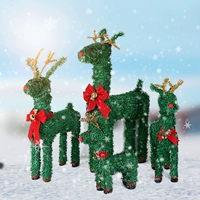 Рождественский креативный витрина торгового центра, макет сцены, зеленый имитация колокольчика, оленя, лося, стоящего украшения в виде оленя