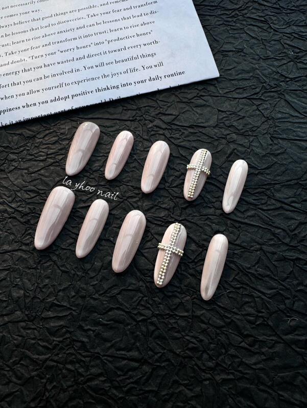 Giselle's Same Style Handmade Wearable Nails, Medium-Length Manicure, Cross Gradient Pink, High-End Dark Style