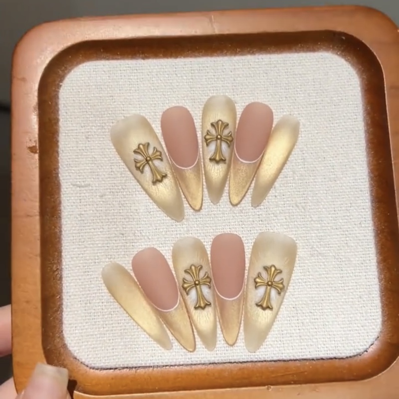 【Nun 2】Saint Light Handmade Wearable Nails Medium-Length Manicure Whitening High-End Gold Cat Eye Nude French Style 【Nun 2】Saint Light Handmade Wearable Nails Medium-Length Manicure Whitening High-End Gold Cat Eye Nude French Style