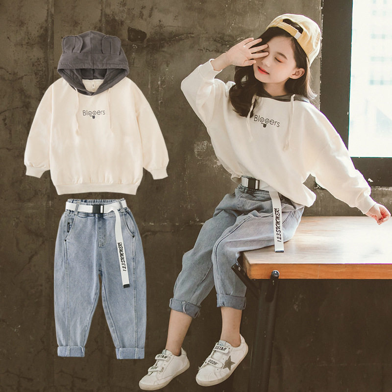 Girl suit 2022 Chunqiu New Chaoyang sends CUHK child ears pure cotton Lianhood sweatshirt jeans Two sets