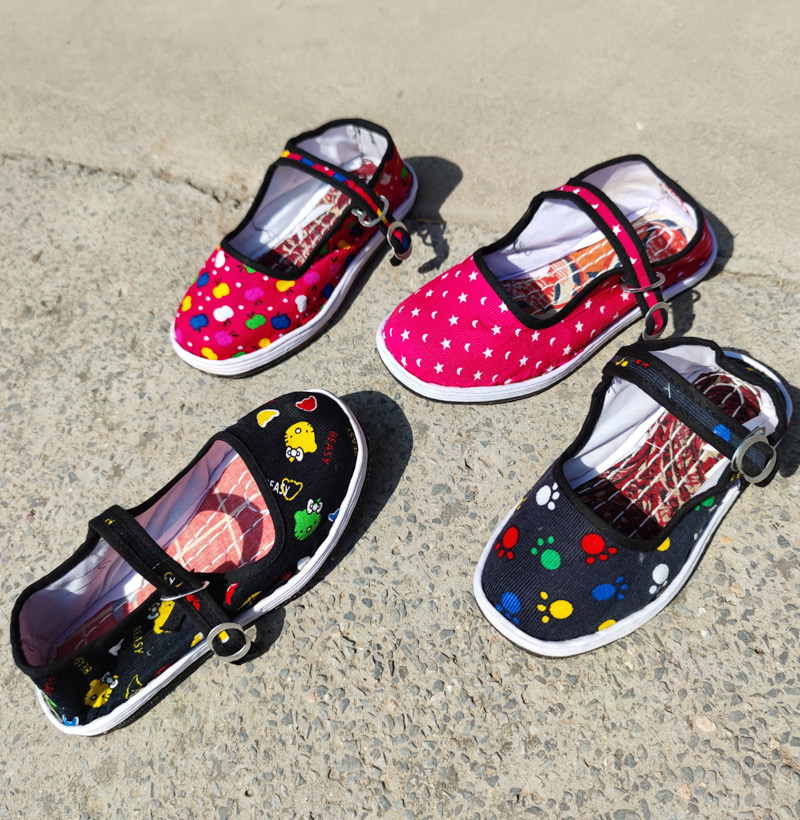 Hand children's cloth shoes baby thousand layer of footwear old Beijing boys and girls shoes infant and child breathable single shoes
