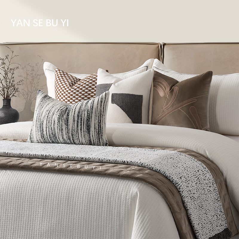 Minimalist Soft Furnishing Model Room Multi-Piece Set Display with Coffee Color Modern Simple Model Room Design Wabi-Sabi Bedding