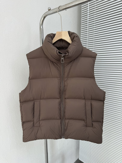 European High-End Puffer down Vest for Women, 2025 Winter New Style, Thickened 95% Down, Zero-Pressure Sleeveless Vest