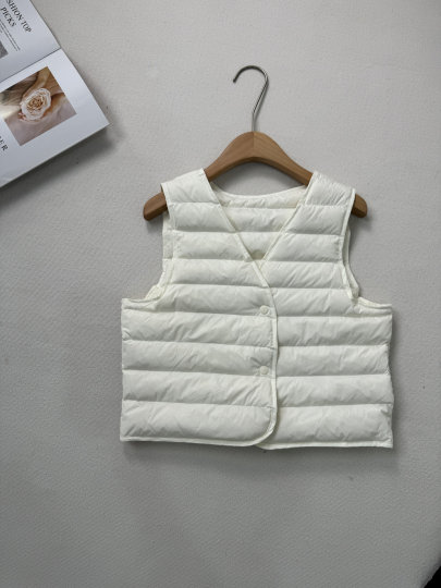 High-Quality 90% White Goose down Lightweight V-Neck down Vest for Women, New Autumn and Winter Style, Warm Vest for Layering under Coats