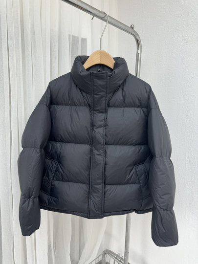 2025 New High-End Women's Short down Jacket with Stand Collar, Loose Fit, Thickened with 90% White Duck Down, Puffer Jacket for Petite Figures