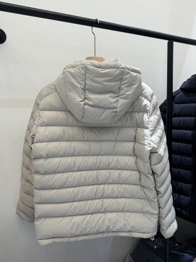 2025 Winter New Style Ribbed down Jacket for Women, Short Korean Version, Fashionable Loose Fit, Hooded, Thickened with 90% White Duck down Coat
