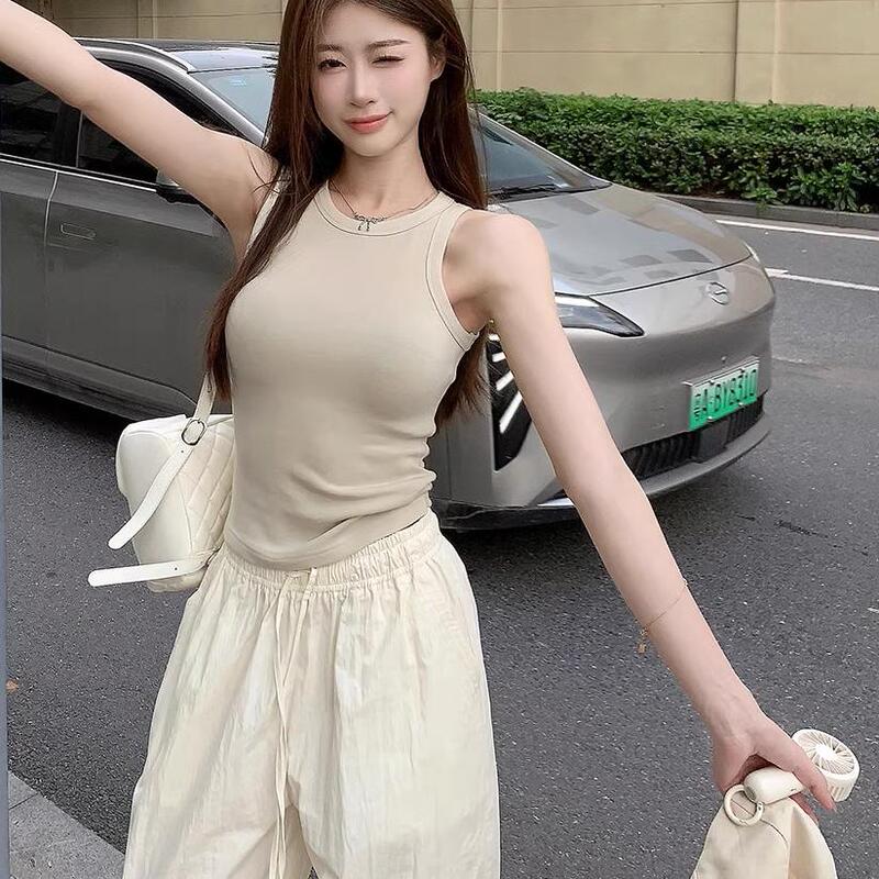 Hong Kong Style Sporty Sleeveless Work Vest for Women, Versatile Khaki Color, Unique and Chic Short Camisole Top