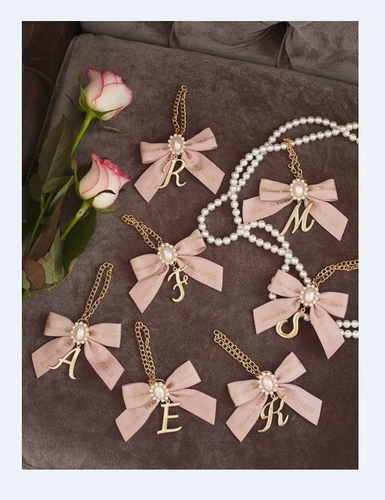 Японское летнее украшение на сумку с буквами из жемчуга