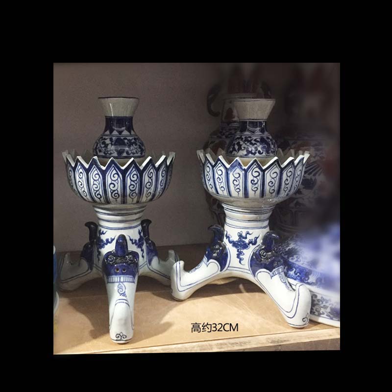 Classical jingdezhen porcelain based shaped elegant Classical ancient candlestick porcelain flower vase with blue and white porcelain vase with flowers
